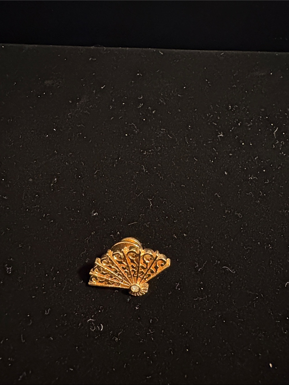 Source Unknown Gold Fan Hair Pin — Decorative Women's Accessory